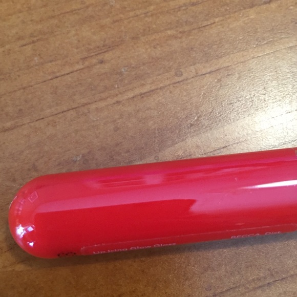 BECCA Lip Icing Glow Gloss - Picture 4 of 9